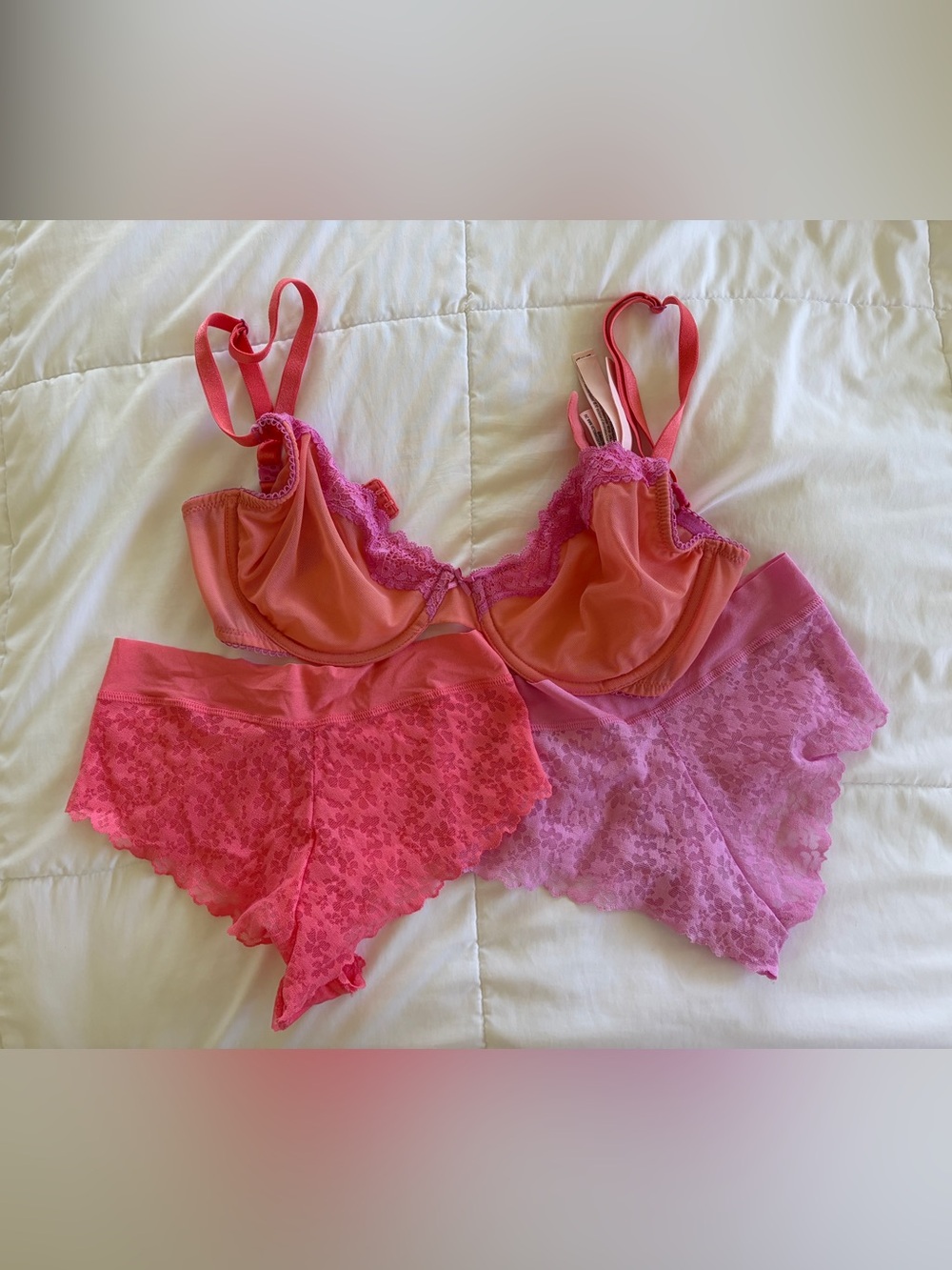 Victoria's Secret Coral Pink Lace Underwire Bra with Pink Lace Panties Set
